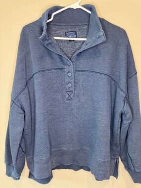This Feels Seriously Lived in by American Eagle AE Women’s Navy Blue Medium Quar